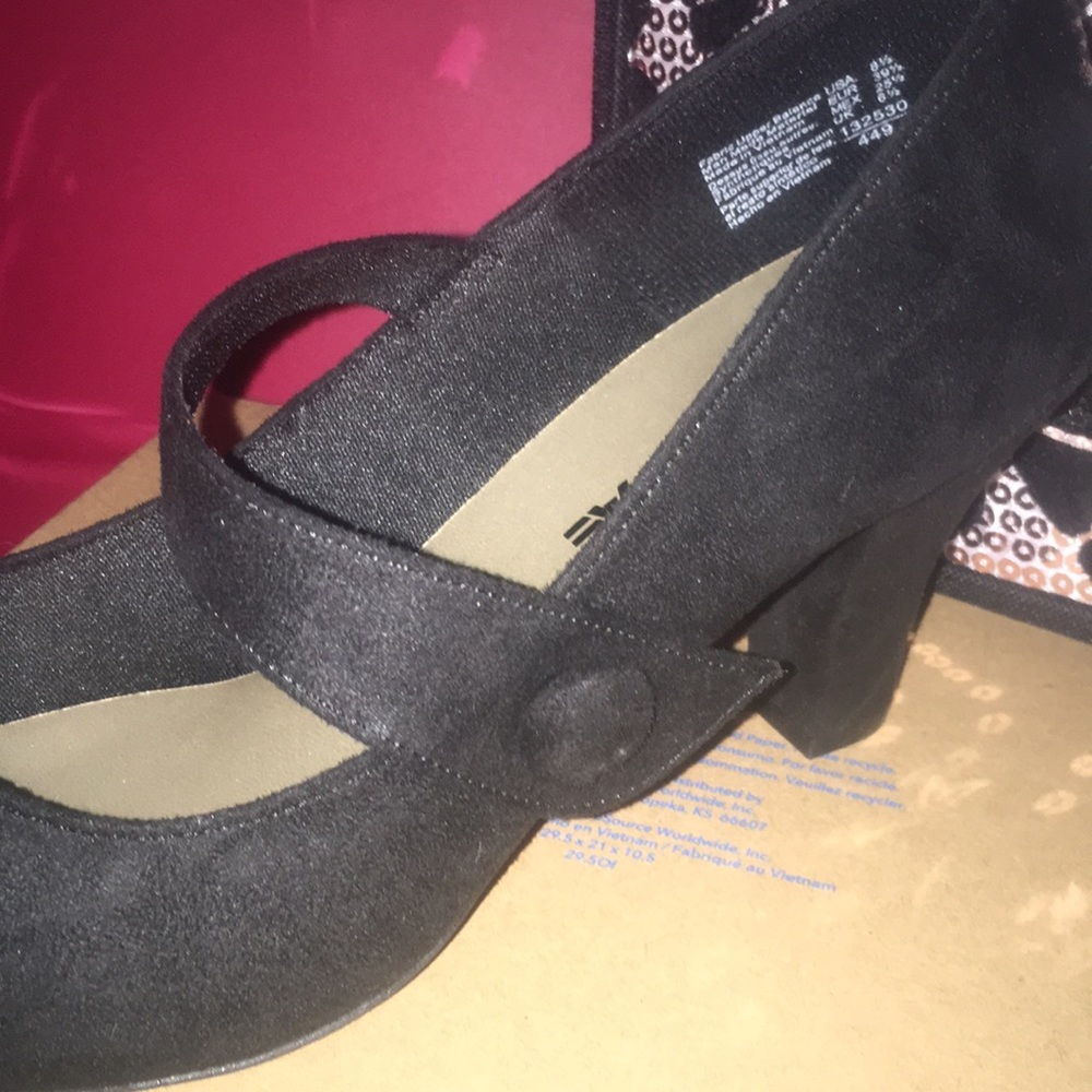 🌹🌹 gorgeous NWT Black beauty Kim size 8 1/2 - Picture 5 of 5
